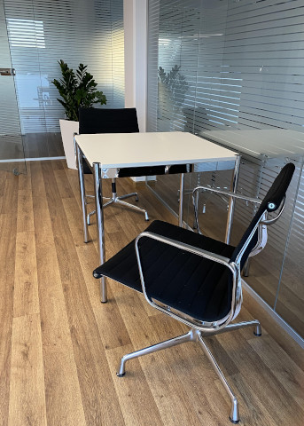0_chairs_1.jpg